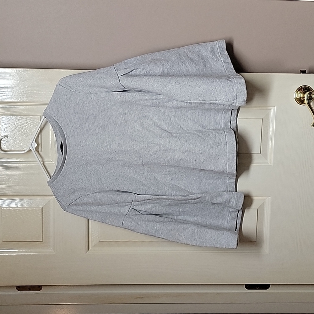 Large Belled sleved sweatshirt